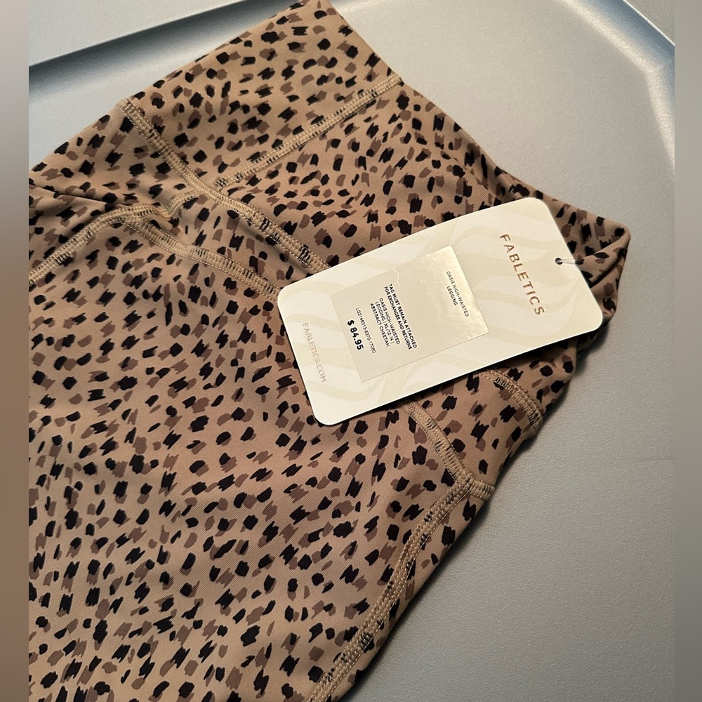 Fabletics Oasis High Wasted Leggings Abstract Cheetah XL 12-14